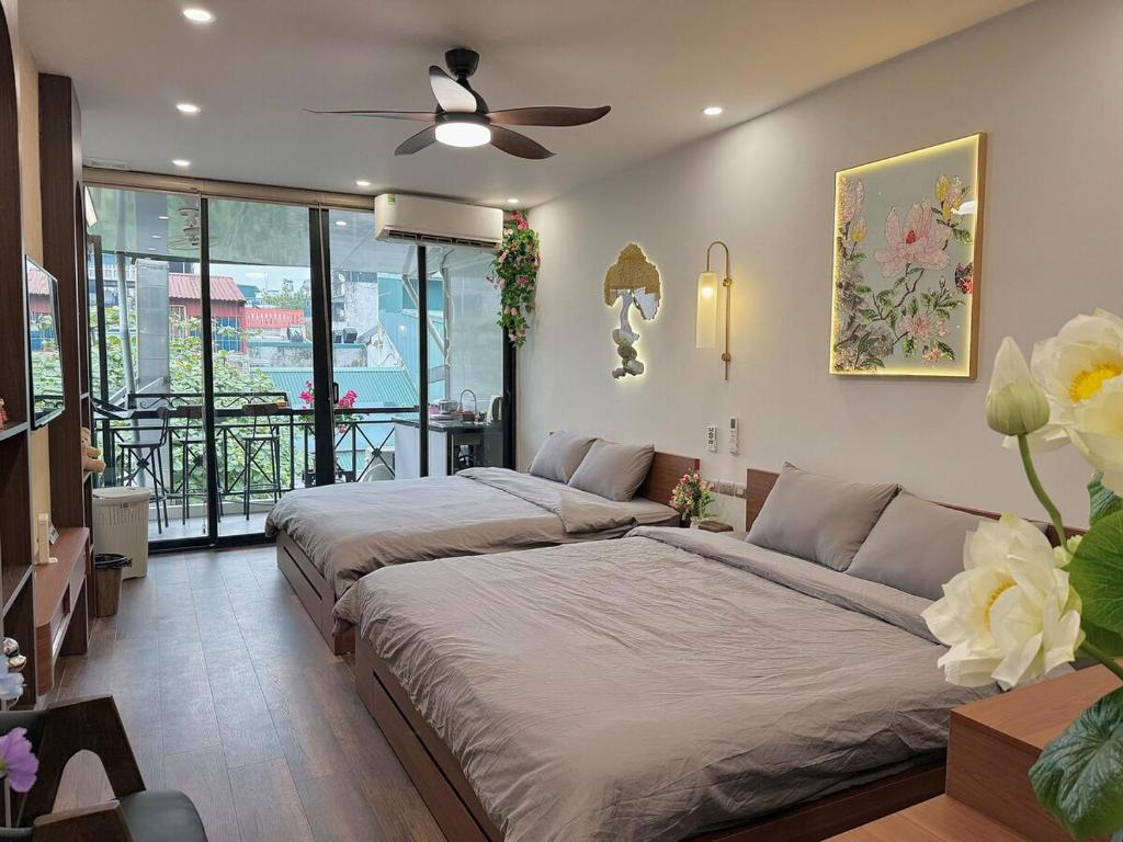 Happy Home 2 Beds Ancient street View Balcony – Hanoi